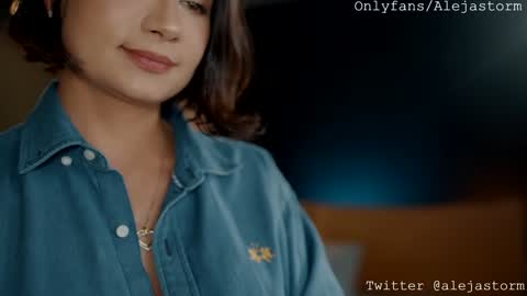 Snapshot of alejastorm chatting on 01.19.25 Alejandra online show from 01.19.25