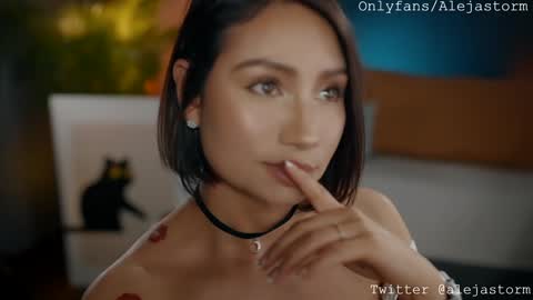 Snapshot of alejastorm chatting on 01.25.25 Alejandra online show from 01.25.25