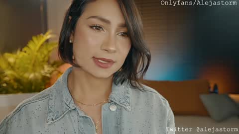 Snapshot of alejastorm chatting on 02.02.25 Alejandra online show from 02.02.25
