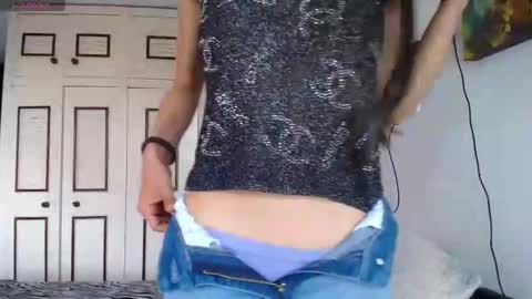 Snapshot of alejaxxxhot chatting on 11.22.25 alejaxxxhot online show from 11.22.25