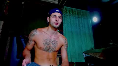 Snapshot of alejo_323__ chatting on 06.17.26 alejo_323__ online show from 06.17.26
