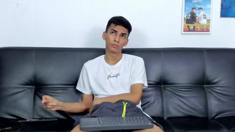 Snapshot of alejo_peverell chatting on 01.15.25 alejo peverell online show from 01.15.25