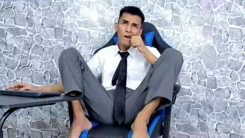 Snapshot of alejo_peverell chatting on 03.13.26 alejo peverell online show from 03.13.26