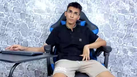 Snapshot of alejo_peverell chatting on 03.21.26 alejo peverell online show from 03.21.26