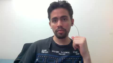 Snapshot of alejo_shy chatting on 01.18.25 alejo_shy online show from 01.18.25