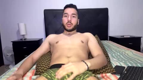 Snapshot of alejocoleman chatting on 10.28.25 alejocoleman online show from 10.28.25