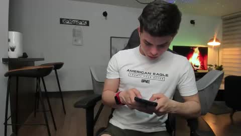 Snapshot of alejoo_twink chatting on 02.25.25 ONLYFANS Alejoo twink online show from 02.25.25