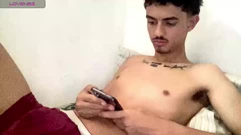 Snapshot of alejoochoa2222 chatting on 11.27.25 alejoochoa2222 online show from 11.27.25