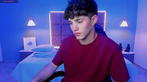 Snapshot of alejootwink chatting on 07.16.26 ALejoo Saenz online show from 07.16.26
