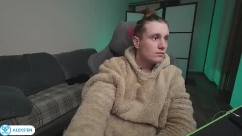 Snapshot of aleks_fisher chatting on 10.16.25 Alex and Linar online show from 10.16.25