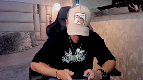 Snapshot of aless_king chatting on 12.27.24 Alessandro King online show from 12.27.24