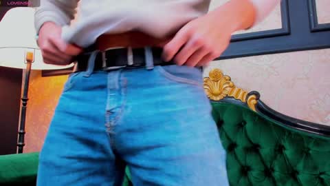 Snapshot of aless_king chatting on 01.22.25 Alessandro King online show from 01.22.25