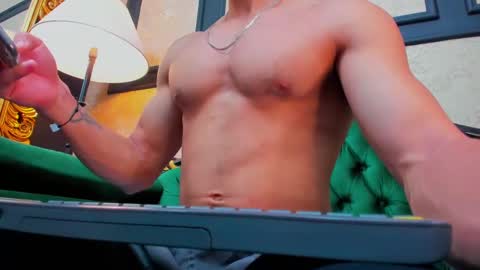 Snapshot of aless_king chatting on 02.12.25 Alessandro King online show from 02.12.25