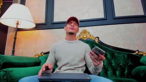 Snapshot of aless_king chatting on 03.12.25 Alessandro King online show from 03.12.25