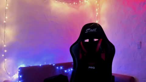 Snapshot of alessafrost_ chatting on 12.20.24 Onlyfans Babykarma6 online show from 12.20.24