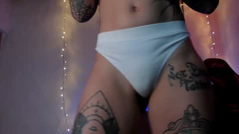 Snapshot of alessafrost_ chatting on 12.24.24 Onlyfans Babykarma6 online show from 12.24.24