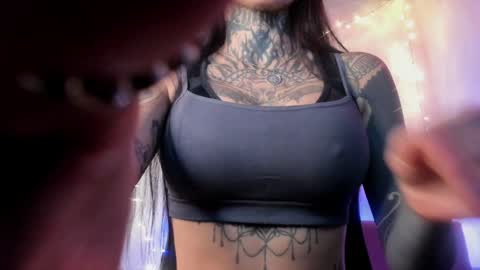 Snapshot of alessafrost_ chatting on 12.29.24 Onlyfans Babykarma6 online show from 12.29.24