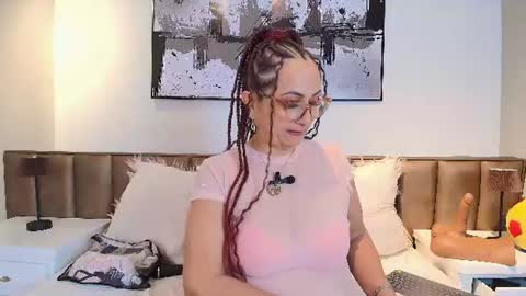 Snapshot of alessandraleroy chatting on 06.15.26 Alessandra online show from 06.15.26