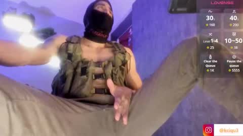 Snapshot of alessandro_dibellucci chatting on 11.21.25 Kciqu3 Independent model online show from 11.21.25