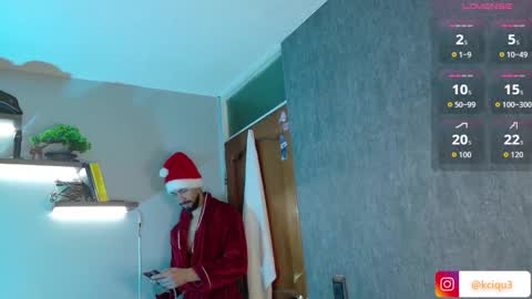 Snapshot of alessandro_dibellucci chatting on 12.14.25 Kciqu3 Independent model online show from 12.14.25