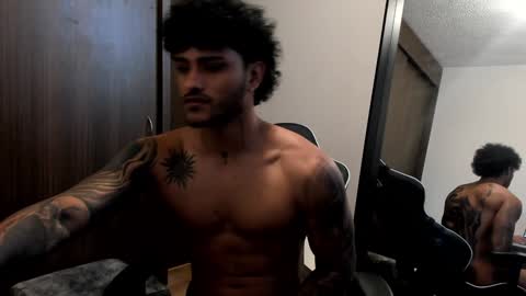 Snapshot of alessandro_vanni chatting on 12.20.24 Alessandro Vanni online show from 12.20.24