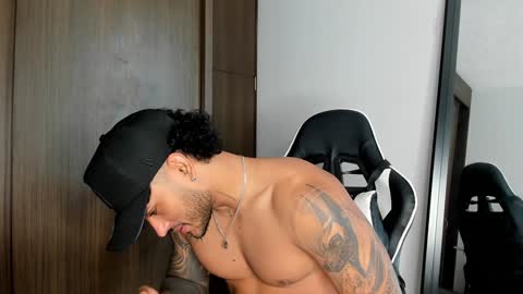 Snapshot of alessandro_vanni chatting on 12.28.24 Alessandro Vanni online show from 12.28.24