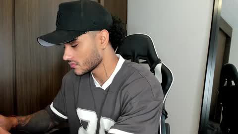 Snapshot of alessandro_vanni chatting on 12.29.24 Alessandro Vanni online show from 12.29.24