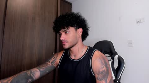 Snapshot of alessandro_vanni chatting on 01.23.25 Alessandro Vanni online show from 01.23.25