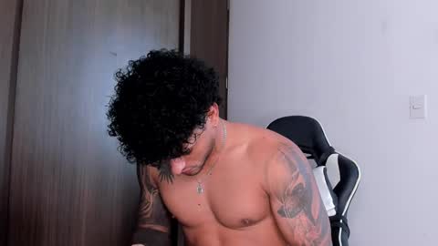 Snapshot of alessandro_vanni chatting on 02.04.25 Alessandro Vanni online show from 02.04.25