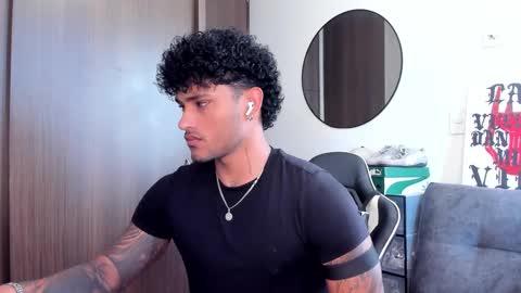 Snapshot of alessandro_vanni chatting on 09.24.25 Alessandro Vanni online show from 09.24.25