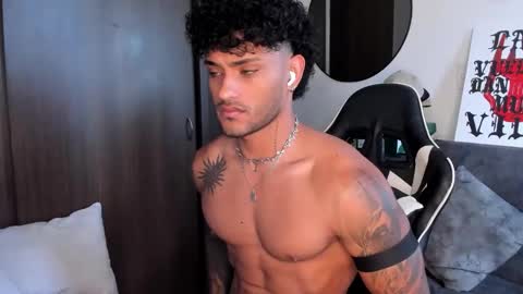 Snapshot of alessandro_vanni chatting on 09.28.25 Alessandro Vanni online show from 09.28.25