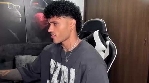 Snapshot of alessandro_vanni chatting on 10.19.25 Alessandro Vanni online show from 10.19.25