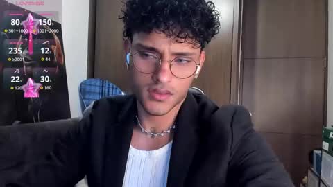 Snapshot of alessandro_vanni chatting on 10.28.25 Alessandro Vanni online show from 10.28.25