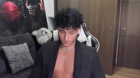 Snapshot of alessandro_vanni chatting on 11.18.25 Alessandro Vanni online show from 11.18.25