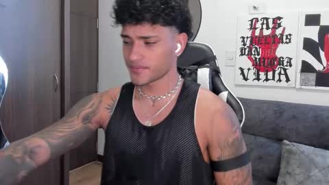 Snapshot of alessandro_vanni chatting on 12.22.25 Alessandro Vanni online show from 12.22.25