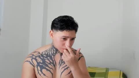 Snapshot of alessandro_wolf chatting on 11.25.25 Alessandro online show from 11.25.25