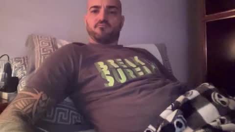 Snapshot of alessandromori91 chatting on 12.21.25 alessandromori91 online show from 12.21.25