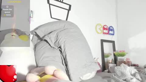 Snapshot of alessia28__ chatting on 10.23.25 Alessia online show from 10.23.25