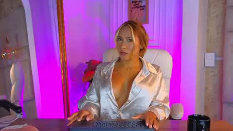 Snapshot of alessialondon chatting on 06.26.26 Alessia online show from 06.26.26