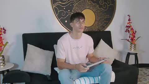 Snapshot of alessiovitale chatting on 11.13.25 Alessio online show from 11.13.25