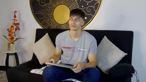 Snapshot of alessiovitale chatting on 11.14.25 Alessio online show from 11.14.25