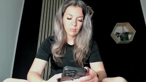 Snapshot of alesys69 chatting on 05.28.26 alesys69 online show from 05.28.26