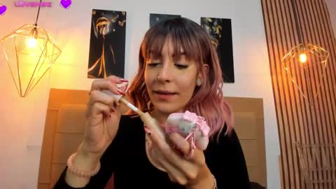Snapshot of alesziarose chatting on 10.03.25 Aleszia online show from 10.03.25
