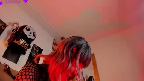 Snapshot of alesziarose chatting on 10.15.25 Aleszia online show from 10.15.25