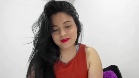 Alejandra online show from 01.05.25