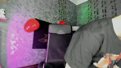 Snapshot of alex__sweet chatting on 02.15.26 your Alex online show from 02.15.26