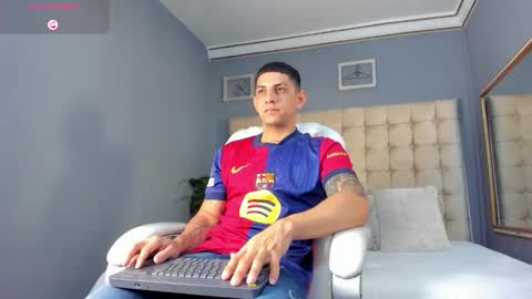 Snapshot of alex_cute77 chatting on 09.23.25 alex online show from 09.23.25