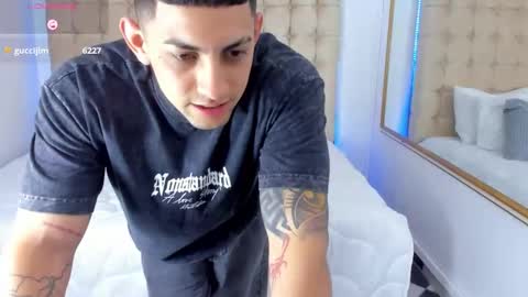 Snapshot of alex_cute77 chatting on 11.13.25 alex online show from 11.13.25