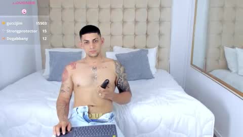 Snapshot of alex_cute77 chatting on 11.14.25 alex online show from 11.14.25