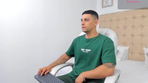 Snapshot of alex_cute77 chatting on 01.08.26 alex online show from 01.08.26